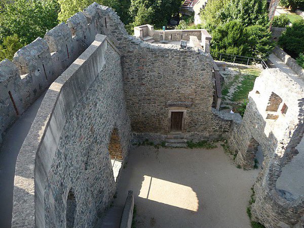   (Frankenstein Castle)       ,   ... - 4