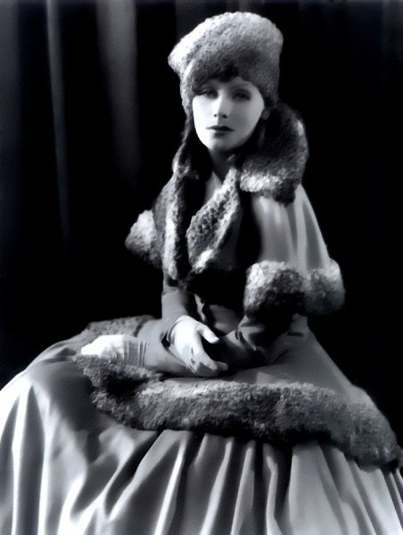 Old Ladies Photos - 14