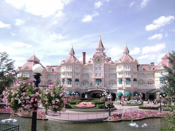  Disneyland 4*, 