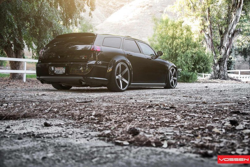 Dodge Magnum SRT8. - 2