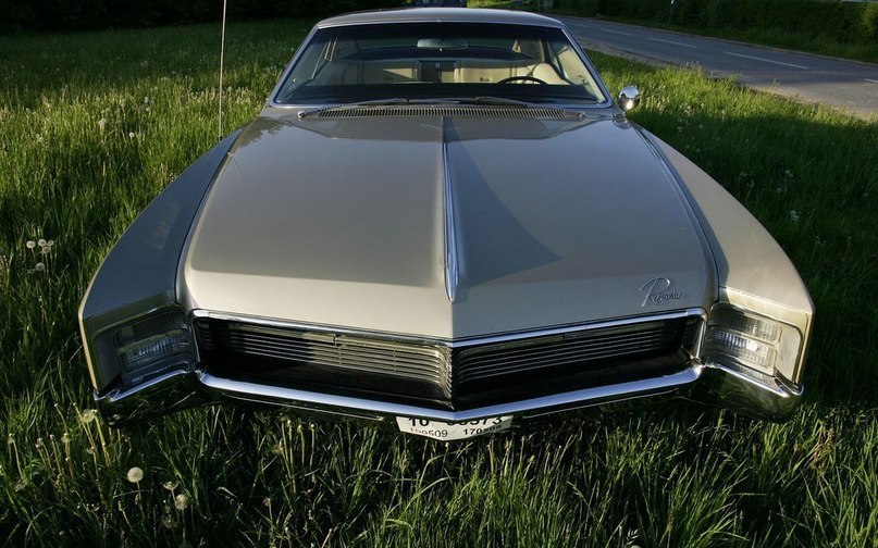 1966 Buick Riviera - 3