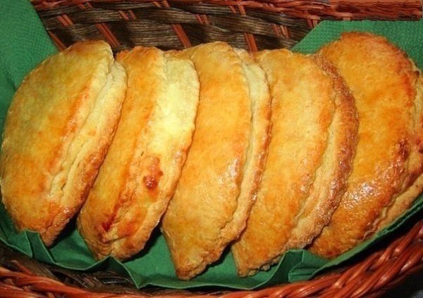 Сочники.Очень вкусно утречком с кофе!Ингредиенты:Тесто:210г муки1 яйцо50г сахарной пудры или мелкого ...