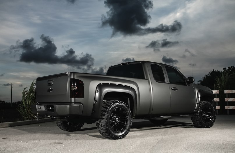 Customized Chevrolet Silverado - 6