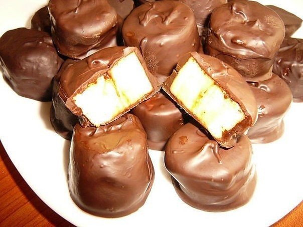 Самый быстрый и вкусный десерт.Бананы в шоколадеИнгредиенты:?2 банана?50г шоколада. Молочный шоколад ...