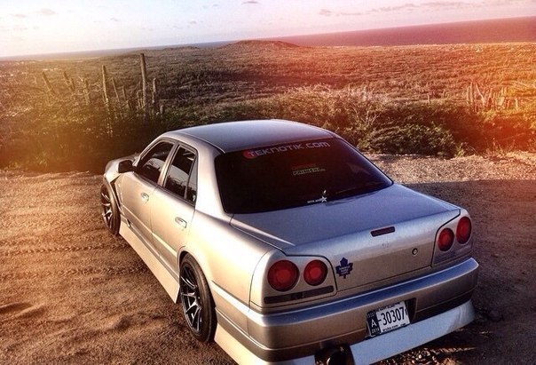 Nissan Skyline R34 - 4