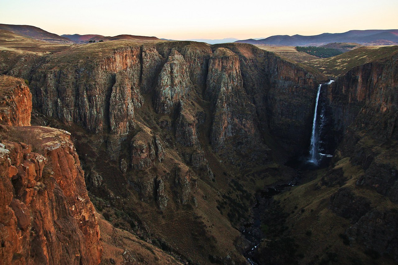 Отзывы тугела реальных. Водопад Малетсюнейане Лесото. Водопад Тугела. Тугела ЮАР. Тугела водопад 9:16.