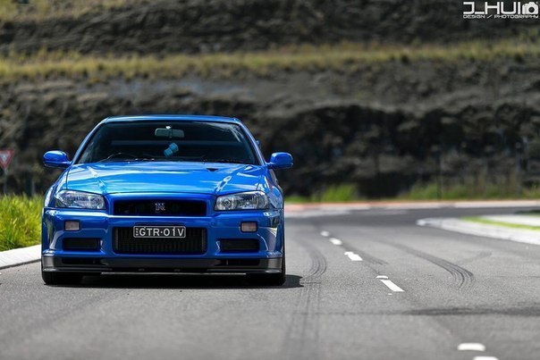 Nissan Skyline GTR R34 - 4