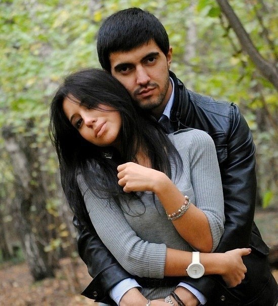 Чеченец любовь. Красивые кавказцы. Кавказские парни. Азербайджанские девушки. Любовь кавказца.
