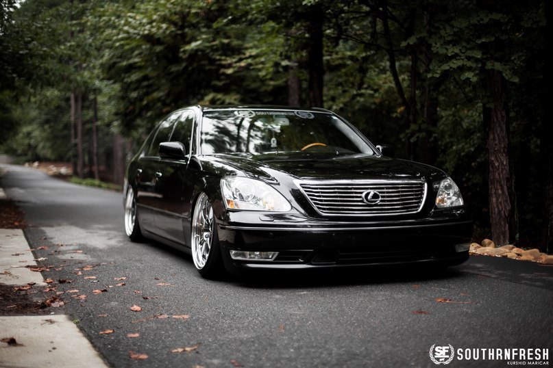 Lexus LS.