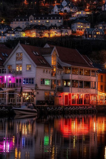 Zachariasbryggen - Bergen, Norway.by Gunnar Kr Kopperud