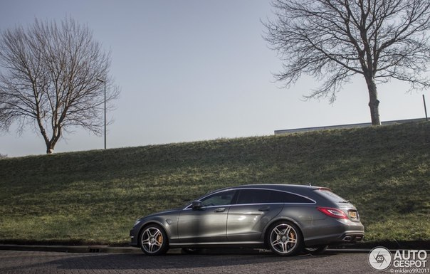 Mercedes-Benz CLS 63 AMG X218 Shooting Brake - 2