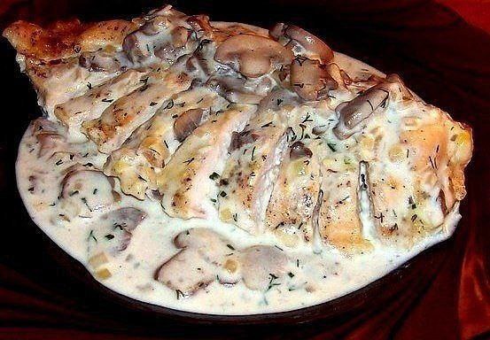 Куриные грудки в сметане, вкуснятина.Ингредиенты:Картофель 7 штукКуриная грудка 3 штукиРепчатый лук ...