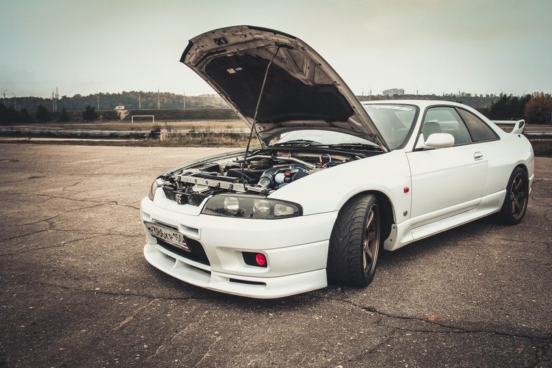 Nissan Skyline GT-R R33 - 3