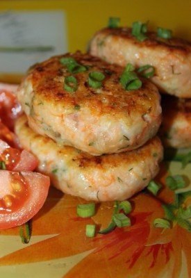 Котлеты из рыбы с морковкой.на 100грамм - 96.91 ккал, Б/Ж/У - 13.92/3.56/2.55Ингредиенты:500 г рыба1 ...