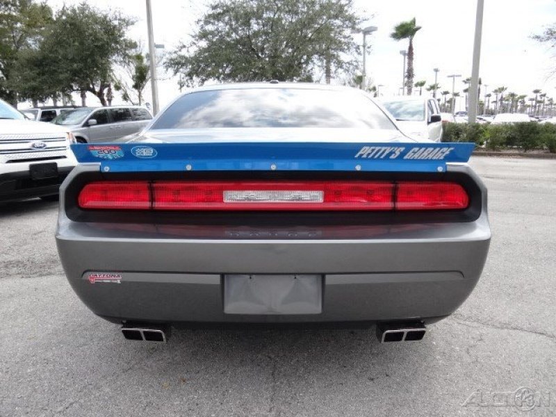 2012 Dodge Challenger R/T - 6