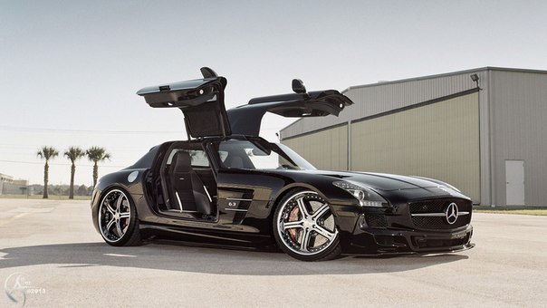 Mercedes-Benz SLS AMG