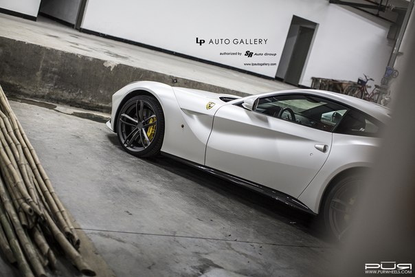 Ferrari F12 Berlinetta - 2