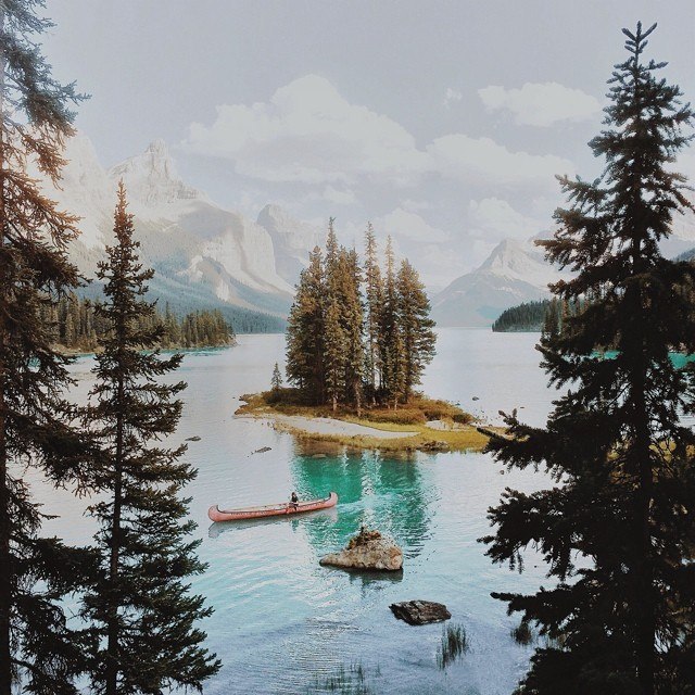 Alex Strohl.