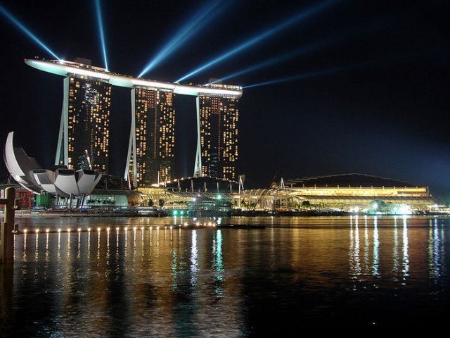 " " (Infinity Pool (.)) -    ,   ... - 3