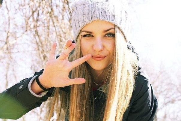 !            )))