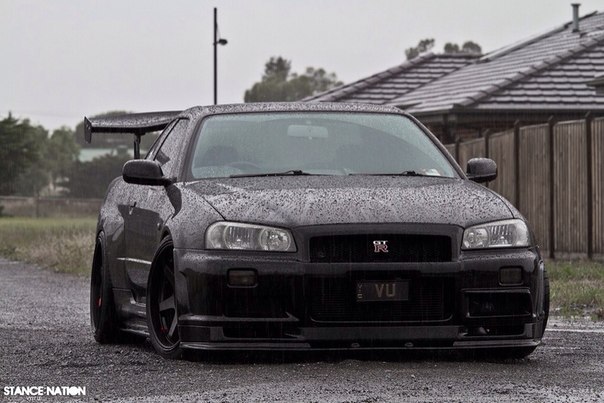 Nissan Skyline GT-R R34 - 7