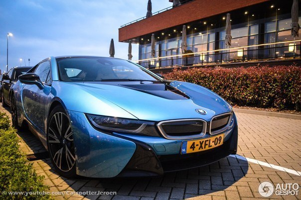 BMW i8