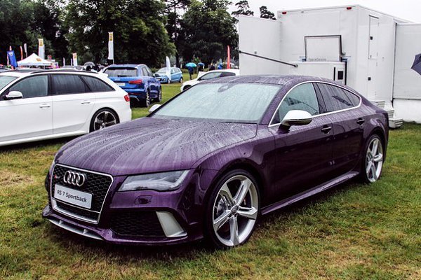 Audi RS7 Sportback. ��������� ���������� V8 Twin-Turbo (3993 ��) �������� 560 �.�. ��� 5700-6600 ...