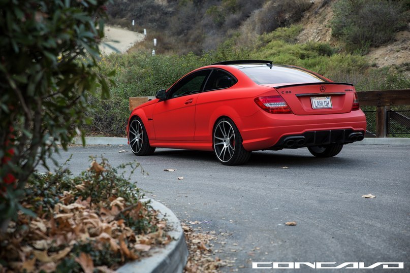 Mercedes-Benz C63 AMG - 2