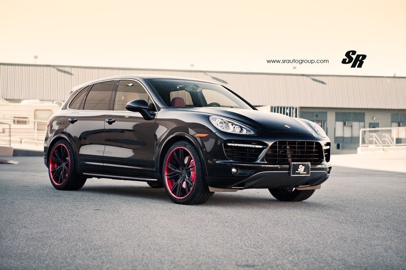 Porsche Cayenne Turbo S. - 2