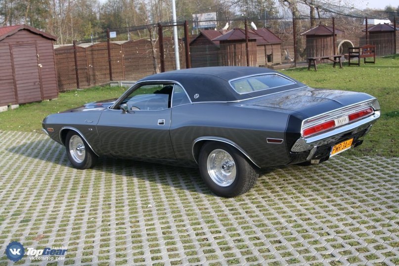 1970 Dodge Challenger R/T-SE - 2