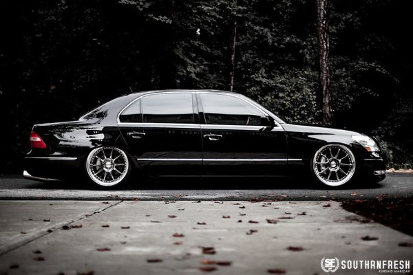 Lexus LS. - 2