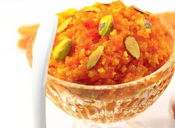 ХАЛВА С МОРКОВЬЮ И ОРЕХАМИ (Суджи гаджар халва).Этот вкусный десерт украсит любой праздничный стол, ...