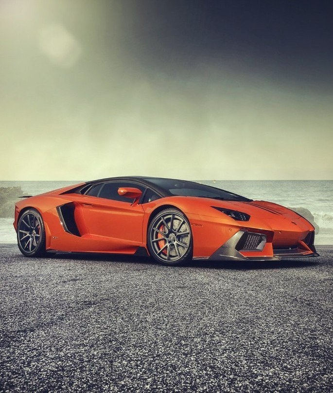 Lamborghini Aventador - 2