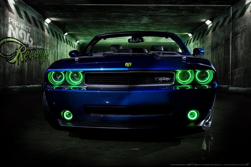 Dodge Challenger R/T.