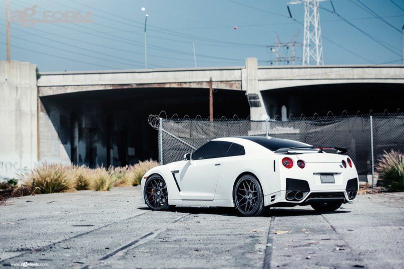 Nissan GT-R. - 4