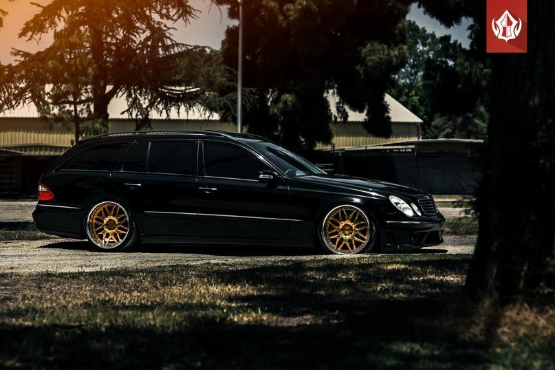 Mercedes-Benz E-Class Estate.