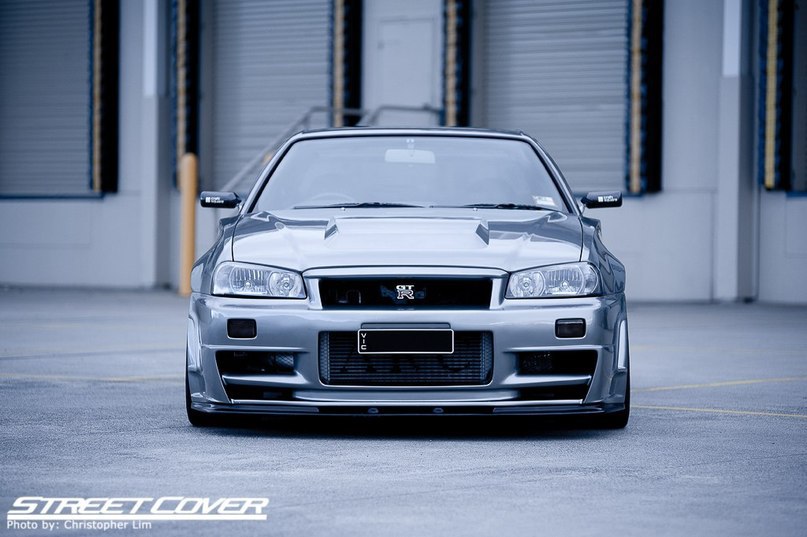 Nissan Skyline GT-R V-spec II Nur - 2