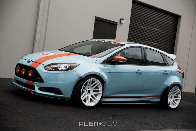 Ford Focus ST. - 2