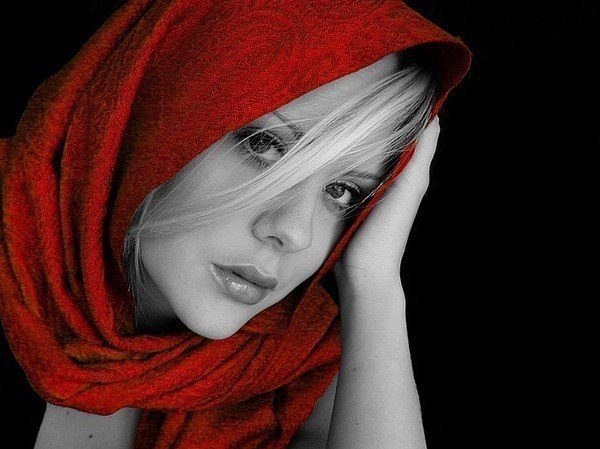 Женщины не кошки, женщины не стервы, Просто обижают их, многие, наверно. Слабые девчонки лживым ...