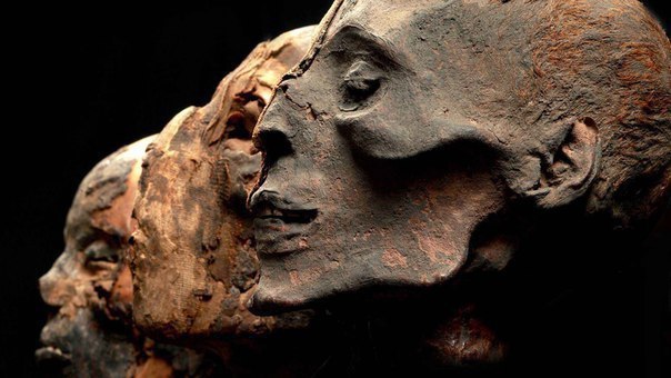 Великие тайны.1. В Иордании найдены манускрипты,способные перевернуть Библейскую историю.2. Саркофаг ...