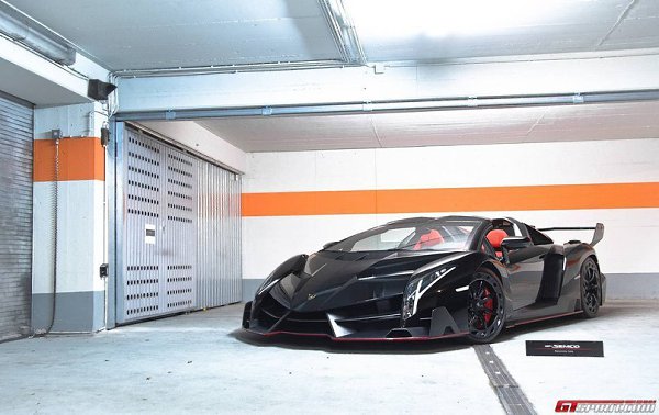 Lamborghini Veneno Roadster.