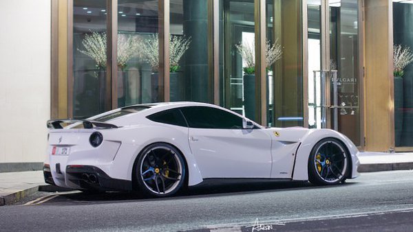 Ferrari F12 N Largo