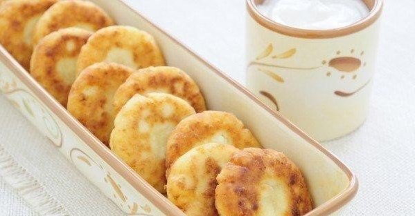Диетические сырники с йогуртово-лимонным соусом.на 100г - 133.66 ккалБ/Ж/У - ...