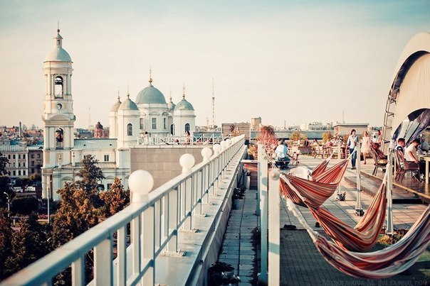 5 кафе Петербурга, где можно отдохнуть в гамаке или покачаться на качелях.В некоторых петербургских ...