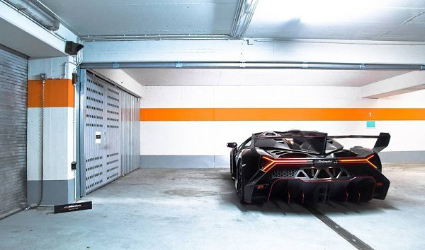 Lamborghini Veneno Roadster. - 7