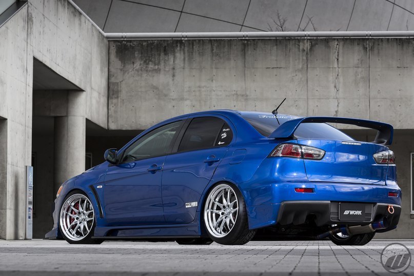 Mitsubishi Lancer Evolution X. - 2