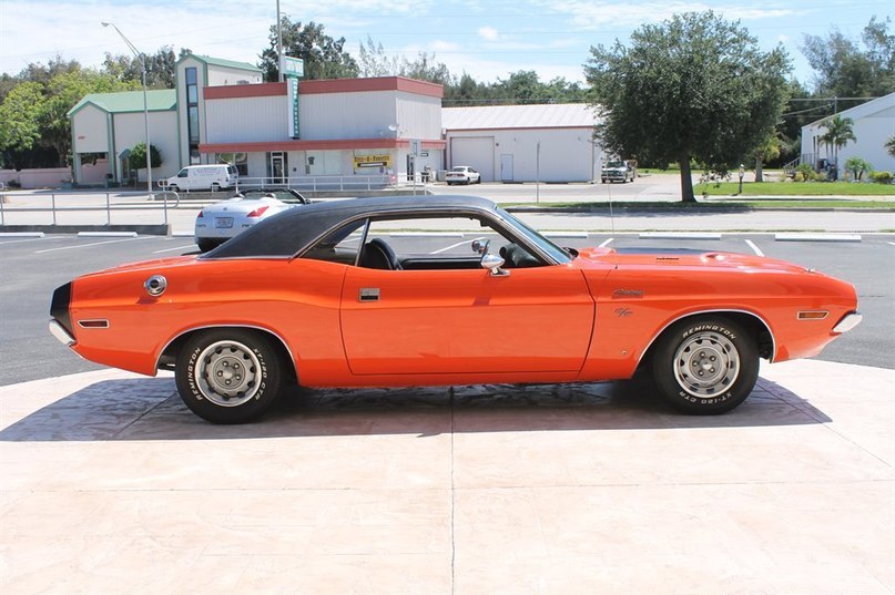 1970 Dodge Challenger - 4