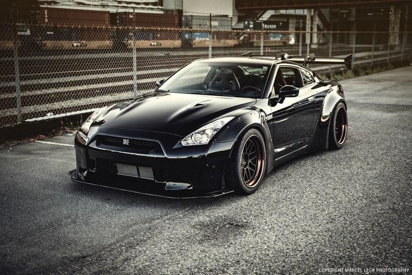 Black LibertyWalk Nissan R35 GTR - 3