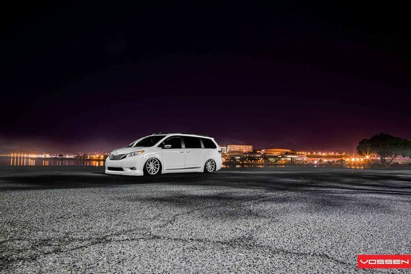 Toyota Sienna - 10