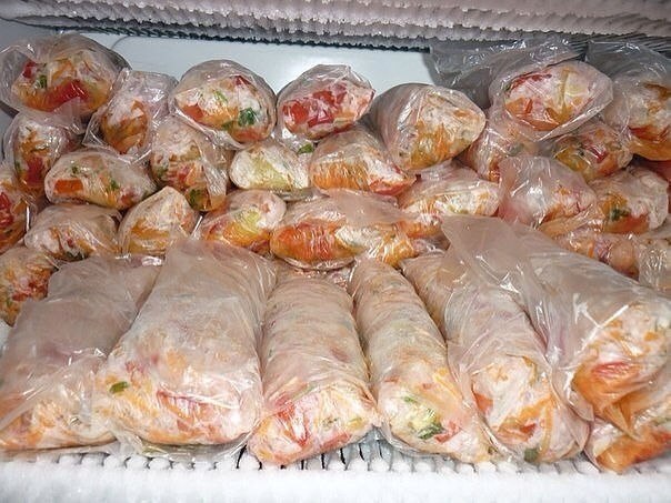 Заправка для супчиков на зиму. Каждое лето-осень делаю эту заморозку. Кладу её во все первые блюда, ...